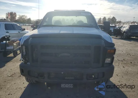 2008 Ford F250 Super Duty z USA, uszkodzony, nr VIN 1FTSF21R38ED72270